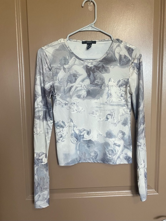 Forever 21 Tops - Forever 21 Gray Cherub Print Long-Sleeve Top